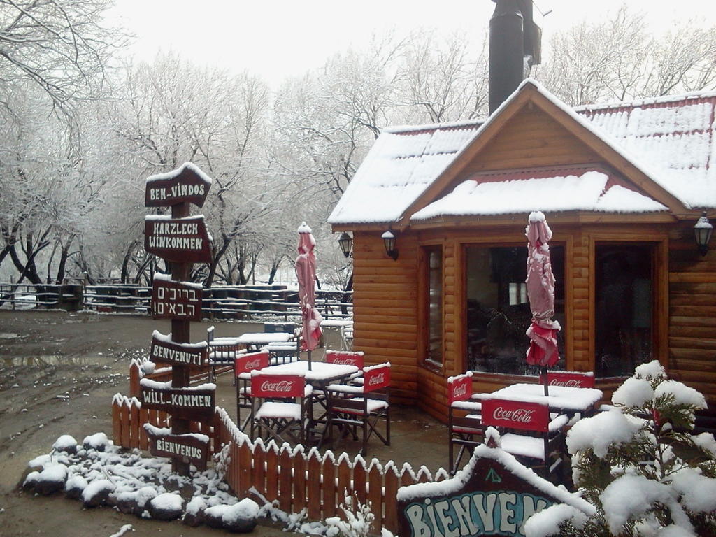 Camping Y Hostal El Ovejero El Calafate Exteriör bild